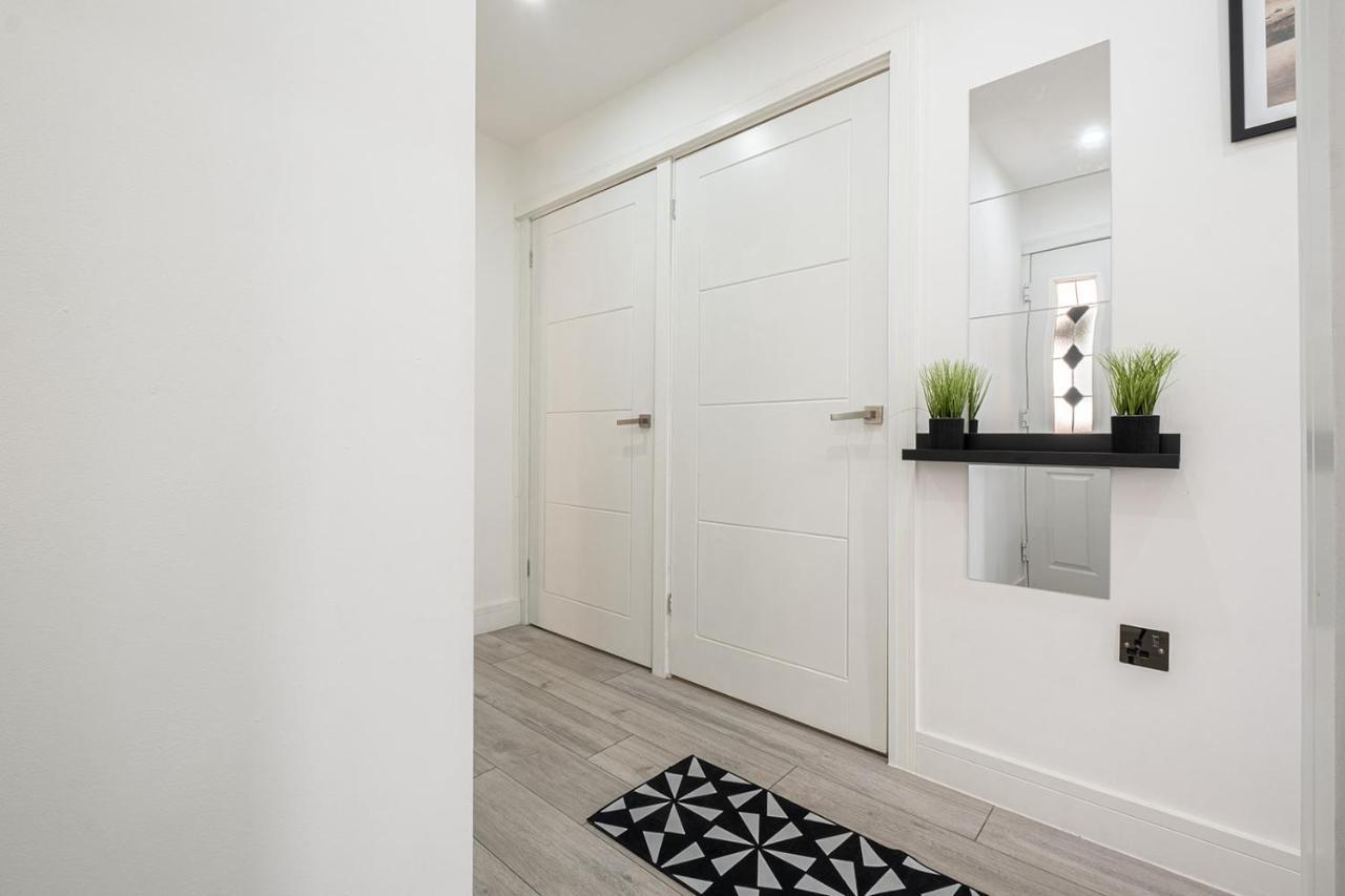 7 Guests - 4 Bedroom - Free Wi-Fi - Kettering Eksteriør bilde