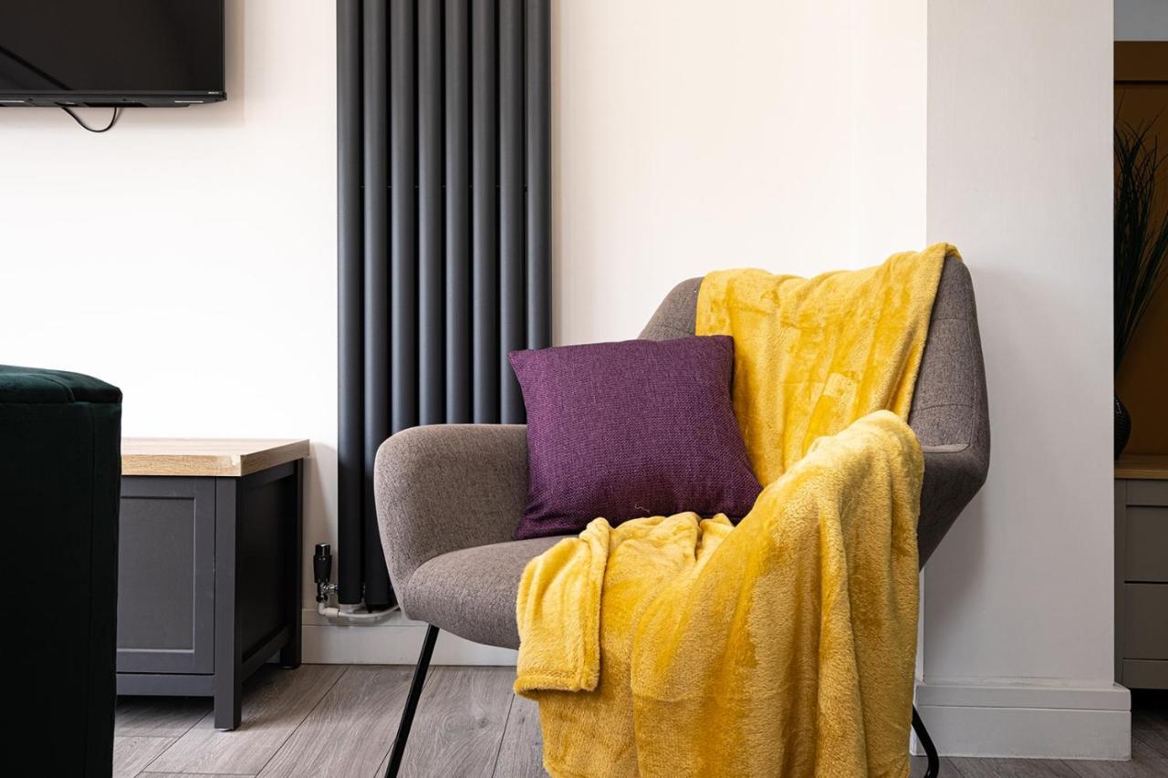 7 Guests - 4 Bedroom - Free Wi-Fi - Kettering Eksteriør bilde